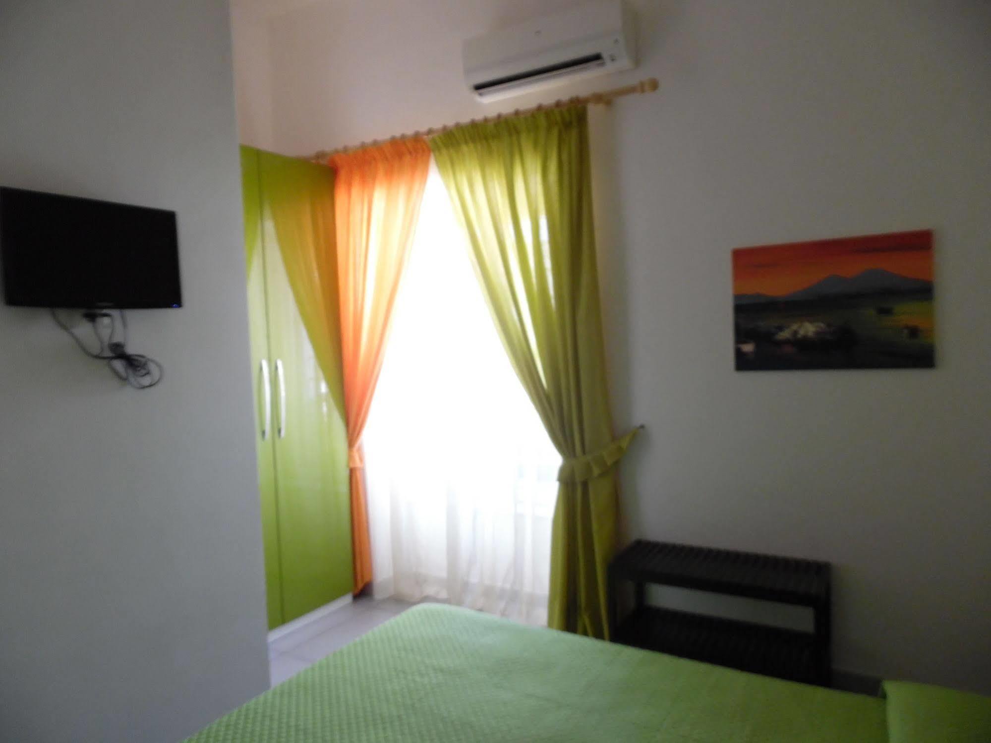 Megaride Santa Lucia Bed & Breakfast Napoli Ngoại thất bức ảnh